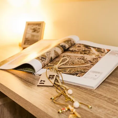 Private View In Shared Near To Acropolis Metro Station ホームステイ