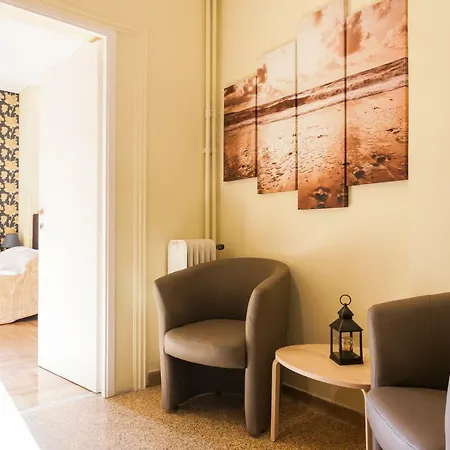Private View In Shared Near To Acropolis Metro Station ホームステイ *