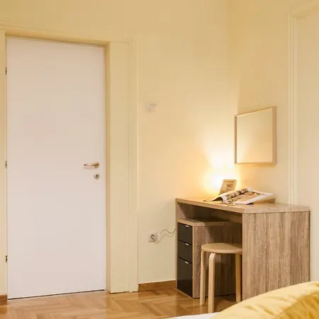 ホームステイ Private View In Shared Near To Acropolis Metro Station *