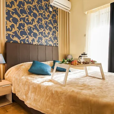 Private View In Shared Near To Acropolis Metro Station * Athene