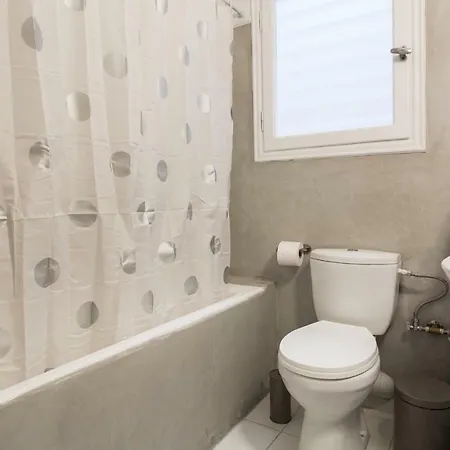 Private View In Shared Near To Acropolis Metro Station ホームステイ アテネ